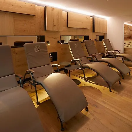 Erfurths Bergfried Ferien & Wellnesshotel 4*