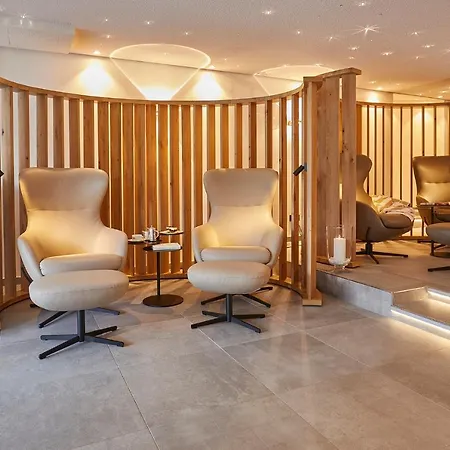 Erfurths Bergfried Ferien & Wellnesshotel 4*