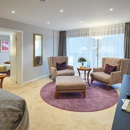 Erfurths Bergfried Ferien & Wellnesshotel 4*