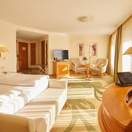 Erfurths Bergfried Ferien & Wellnesshotel 4* Hinterzarten