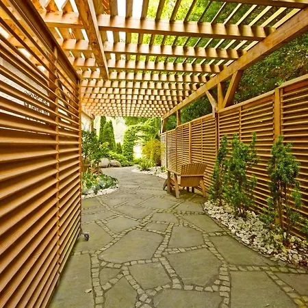 Erfurths Bergfried Ferien & Wellnesshotel 4*